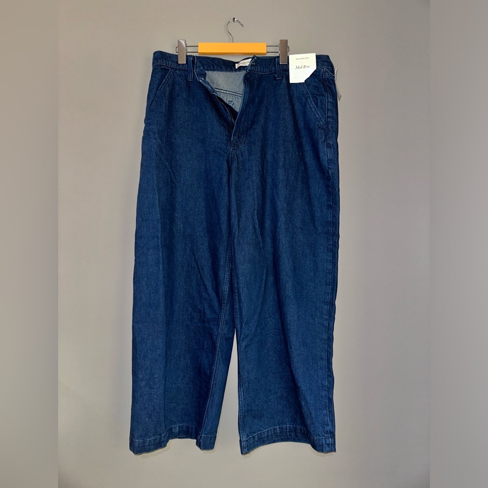 Abercrombie and Fitch Wide Leg Jeans NWT